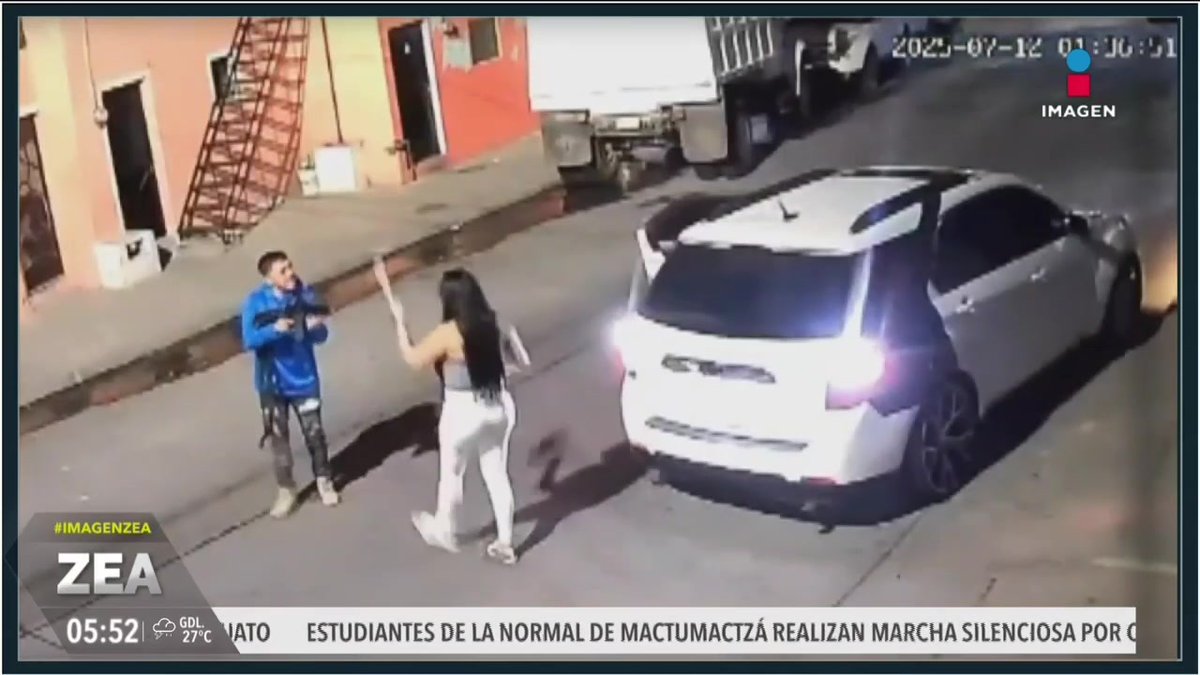"Era una chulada, una hermosura de bebé, con nadie se metía." El padre de #Karla, la joven asesinada a balazos afuera de su casa en #Guadalajara, pide a las autoridades dar con el agresor de su hija. #LoDijoZea Francisco Zea Enrique Villanueva - El Opinador por Imagen Televisión