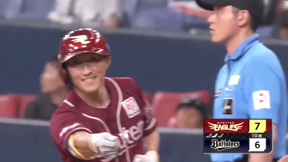 【10回表:B 6-7 E】 延長10回、勝ち越しを決めた #小深田大翔 選手👏 #RakutenEagles #キ!