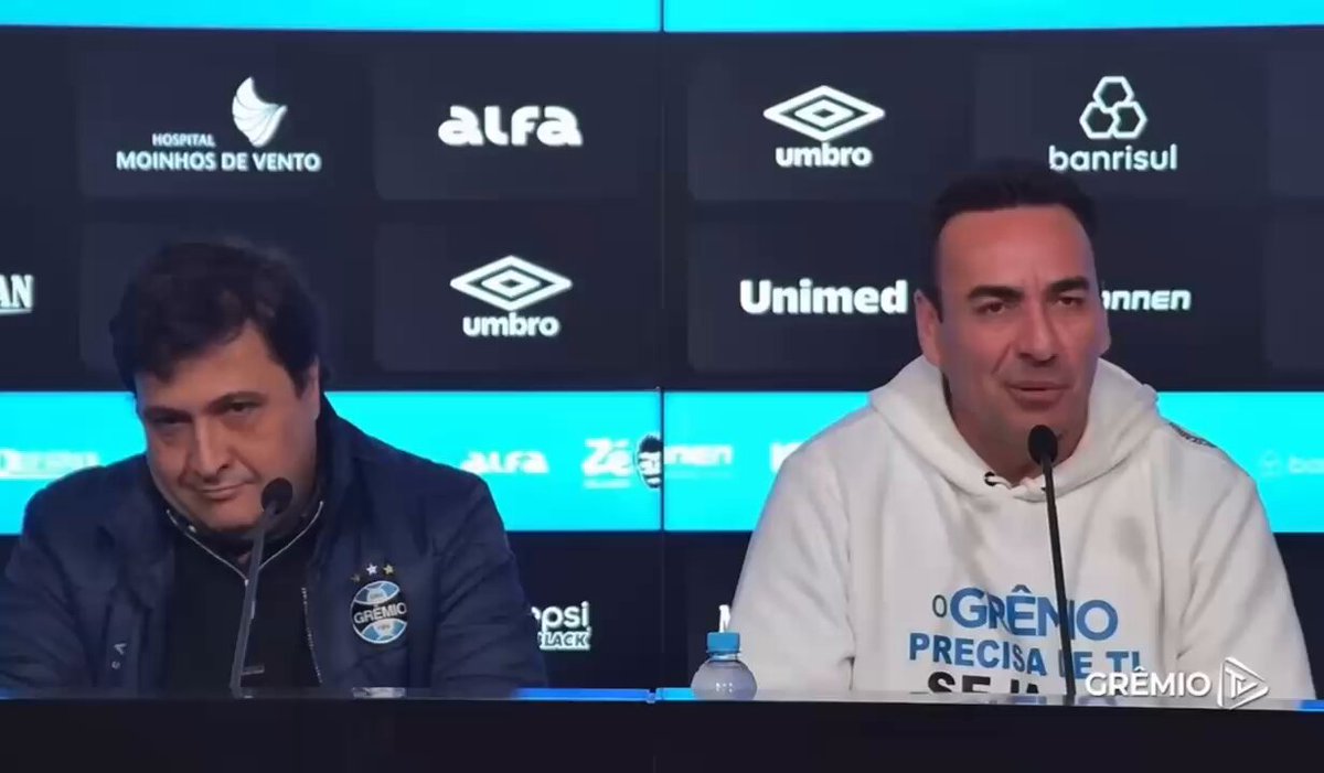"Quem ajudou não foi um milionário, um bilionário, igual estão falando por aí. Foi um torcedor do Grêmio igual a vocês. Eu sei que se vocês pudessem vocês fariam o mesmo que eu." - Marcelo Marques, visivelmente emocionado, em entrevista coletiva.