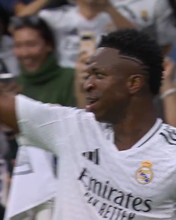 That pass from Lunin and the way Vinicius just came on screen out of nowhere.👌🏿🔝🤍