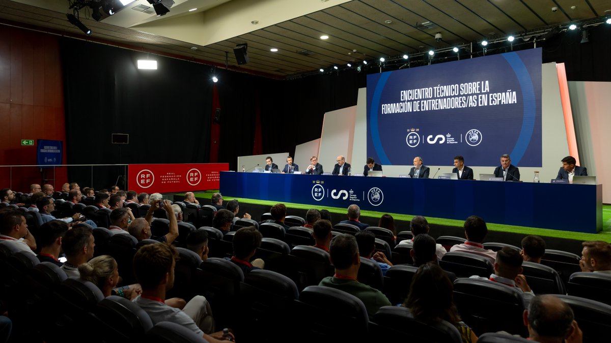 🔴 La RFEF alberga una histórica reunión con UEFA, CSD y los centros de formación de entrenadores de toda España. 🔗 Todos los 𝗱𝗲𝘁𝗮𝗹𝗹𝗲𝘀: