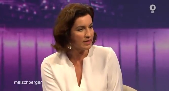 „Wir haben lauter mündige Abgeordnete, und wenn die sagen, ich kann mit meinem Gewissen Frau #BrosiusGersdorf nicht wählen, dann akzeptiere ich das“, so Dorothee Bär (Dorothee Bär). Sie erwarte, dass die Kandidatin „für sich selbst überlegt, ob sie die Richtige ist“. #maischberger