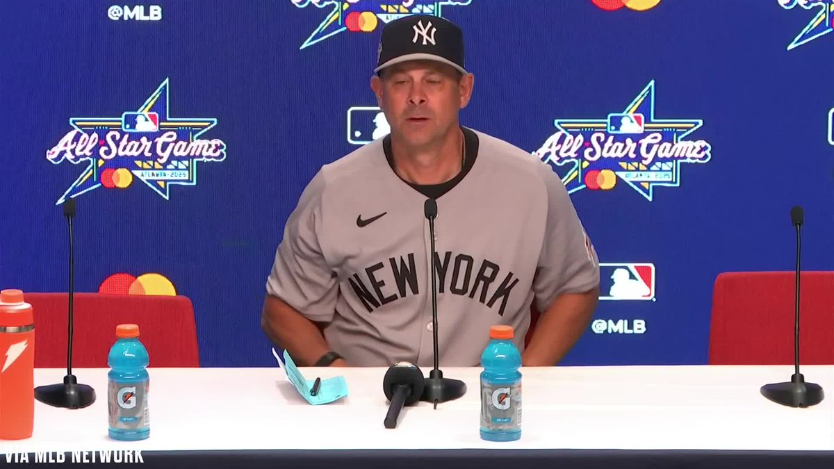 Aaron Boone says it was his idea to have Joe Torre make a pitching change in tonight's game: "He ate it up this week"