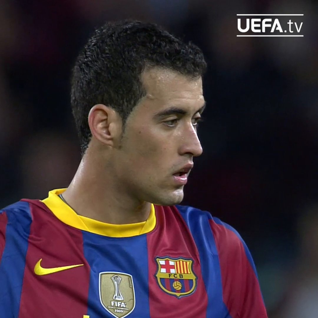 🥳 Hoy felicitamos a un 𝐌𝐀𝐄𝐒𝐓𝐑𝐎 del centro del campo 🎊 🎂 ¡Qué cumplas muchos más, 𝐒𝐞𝐫𝐠𝐢𝐨 𝐁𝐮𝐬𝐪𝐮𝐞𝐭𝐬! 🎈 #UCL | Sergio Busquets