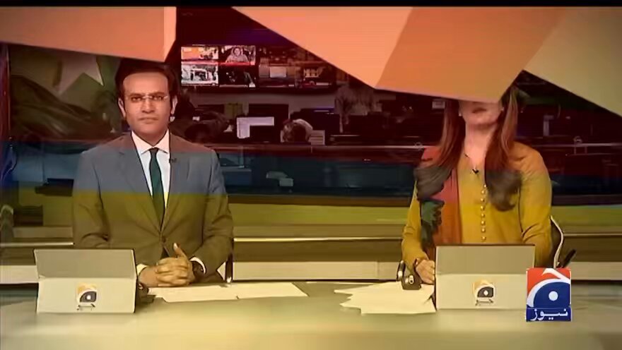 کوئ شک نہیں جب سے وزیر خزانہ نے منصب سنبھالا معاشی اعشاریے بہتر ہوئے لیکن تین سال بعد اگر اب بھی آپ کے پاس ڈالر ، بجلی پیٹرول کی قیمتیں قابو میں رکھنے کا کوئ فارمولا نہیں تو آپ محسن نقوی جیسے وزیر بن جائیں جہاں کوئ ٹینشن نہیں کیونکہ آپ نے اور آپ کو لانے والوں نے تو الیکشن نہیں لڑنا لیکن لون لیگ کا پروگرام ہے ۔