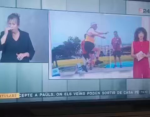📌Este señor se llama Lluis Marimón campeón del mundo de atletismo en su categoría de 95 a 100 años. Hace unas semanas lo entrevistaron en Esport3 pero se les olvidó reseñar que es el socio número 1 del RCD Espanyol de Barcelona y el socio número 1 de la pbbIgualada , 📌El viernes estará en LA GRADA que como sabéis se emitirá en directo desde Igualada. 📌Dicho esto creo que los campeonatos del mundo de atletismo que ha ganado Lluis bien se merecen un saque de honor en el #RCDStadium #rcde