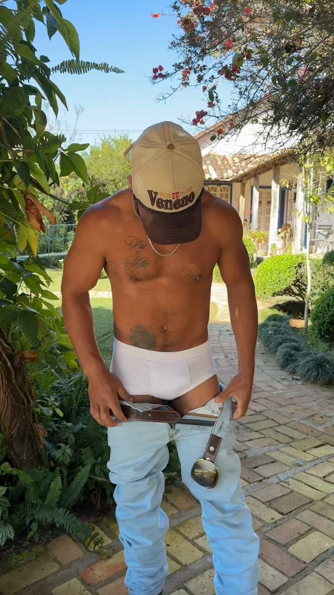 Bora da uma volta mais eu aqui por Tiradentes 🤠 #peao #agro #bruto #homemdocampo #roça