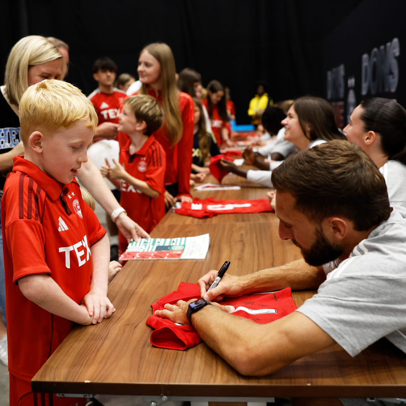 Looking back on Sunday ⏪ A fantastic day at Dons Live 🙌