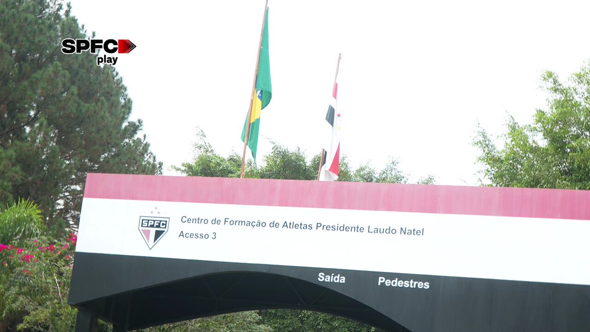 2️⃣0️⃣ anos de #MadeInCotia! Hoje, o CFA Laudo Natel completa duas décadas, sendo referência no Brasil e no mundo na revelação de talentos. De Cotia, saíram diversos nomes que honraram a camisa do Tricolor, além da Seleção Brasileira. Mais do que craques, o CFA forma cidadãos, com uma estrutura de excelência, que alia esporte, educação e valores humanos. Parabéns ao CFA! 🔴⚪⚫ 📺 Assista ao vídeo completo > Mais informações sobre o CFA > #CFA20Anos #VamosSãoPaulo 🇾🇪