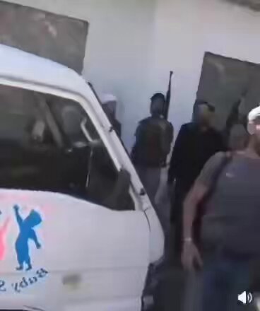 لو ان احد مقاتلين الجيش السوري توعد بذبح جماعة الهجري كما توعد هذا بذبح السوريين لرأيت البعض لا يتوقف عن الصياح علينا، لكنهم يصمتون بهذه الحاله