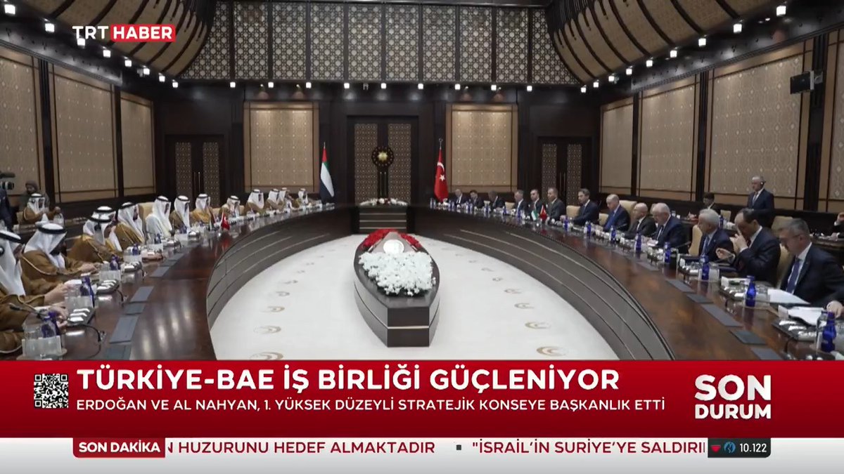 Türkiye-BAE iş birliği güçleniyor. Cumhurbaşkanı Erdoğan ve BAE Devlet Başkanı Şeyh Muhammed bin Zayed Al Nahyan huzurunda, iki ülke arasında 7 anlaşma imzalandı.