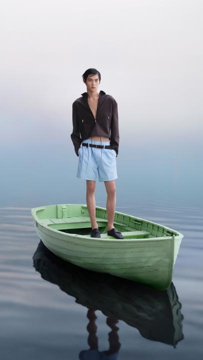 The quiet power of a summer sky: Prada’s “Days of Summer” campaign. Creative Directors: #MiucciaPrada and #RafSimons Photography: Oliver Hadlee Pearch Campaign Creative Direction, Film Direction: Ferdinando Verderi #PradaSummer #Prada