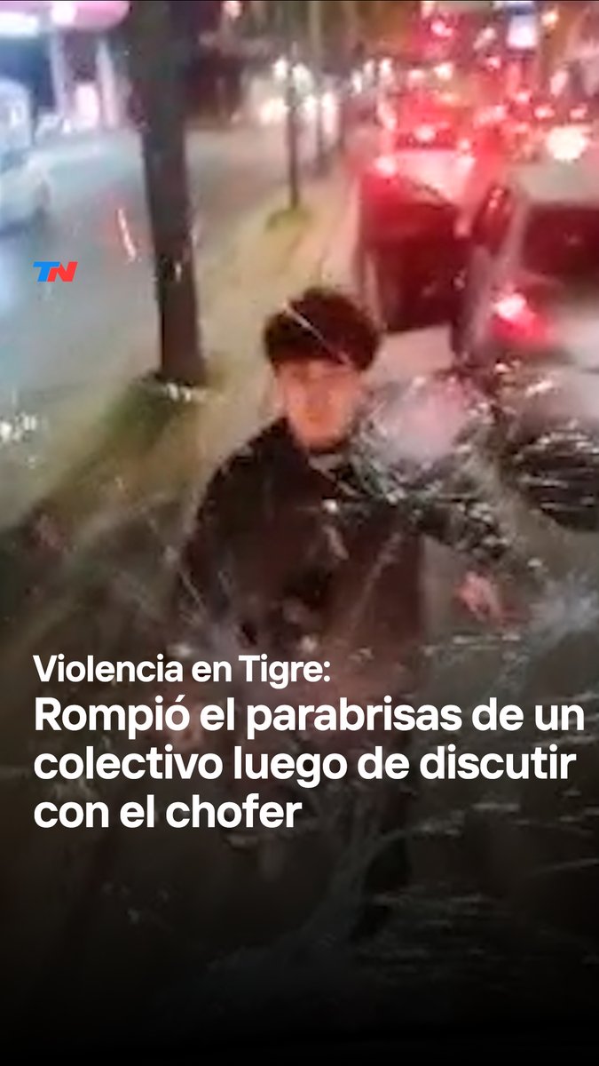 "¡ESTÁ RE LOCO, ¿QUÉ LE PASA?!" I Un hombre rompió el parabrisas de un colectivo en medio de una discusión de tránsito con el chofer.