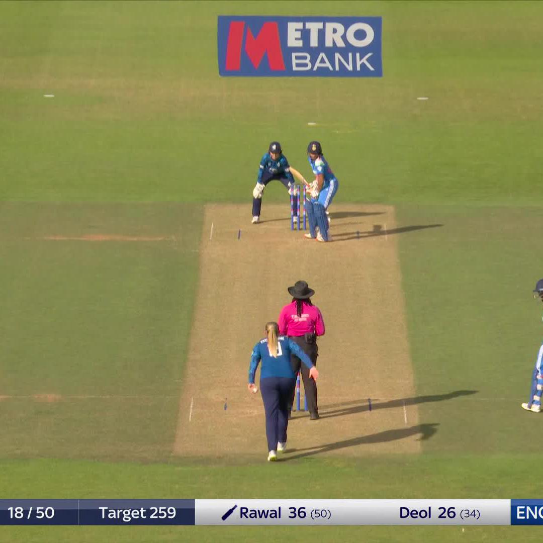 ECCY! 🔥 Crucial wicket from Sophie Ecclestone 🙌