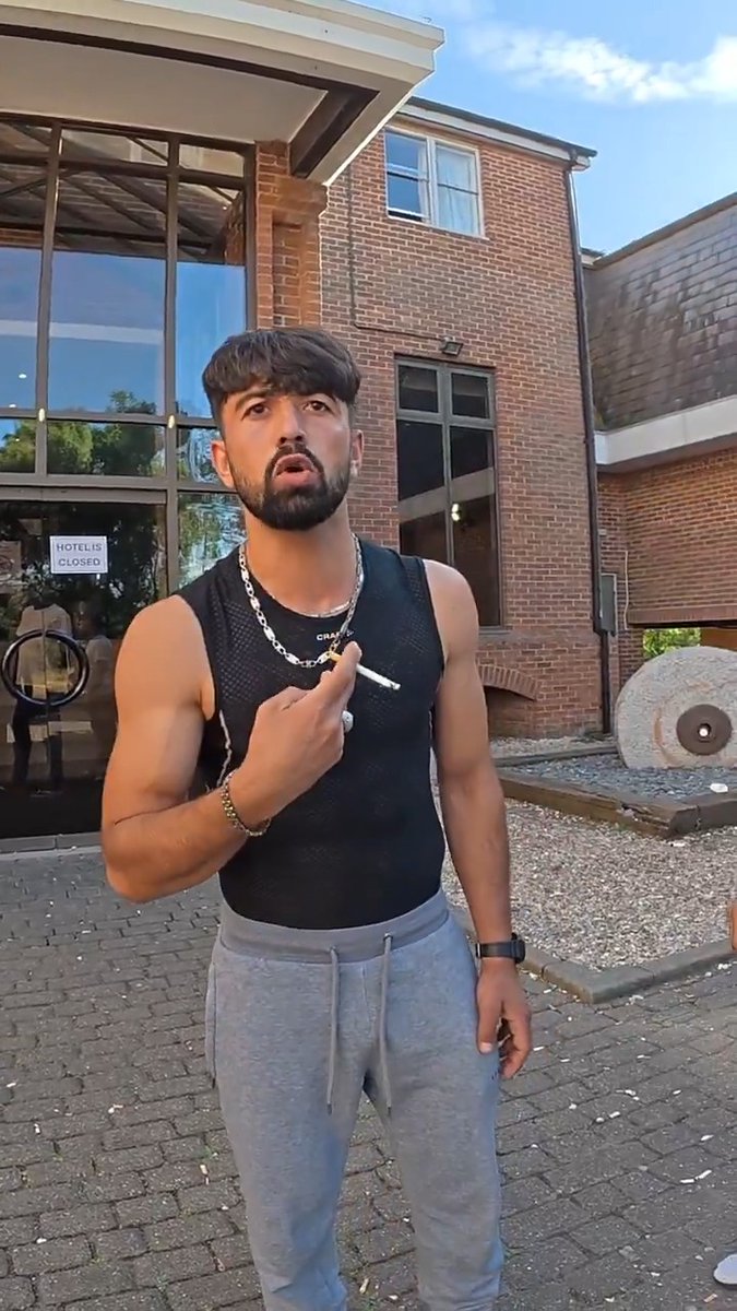 Very aggressive migrant at 4 star hotel