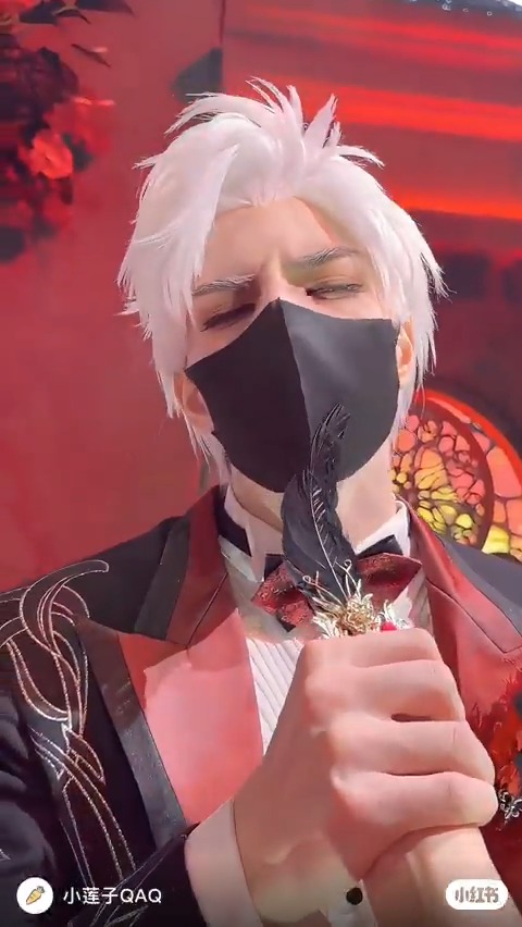 Sylus coser is literally crazy for being so on point— The hand grab? The brow furrow? That stare that peers into your very soul?? 😭 #LoveandDeepspace
