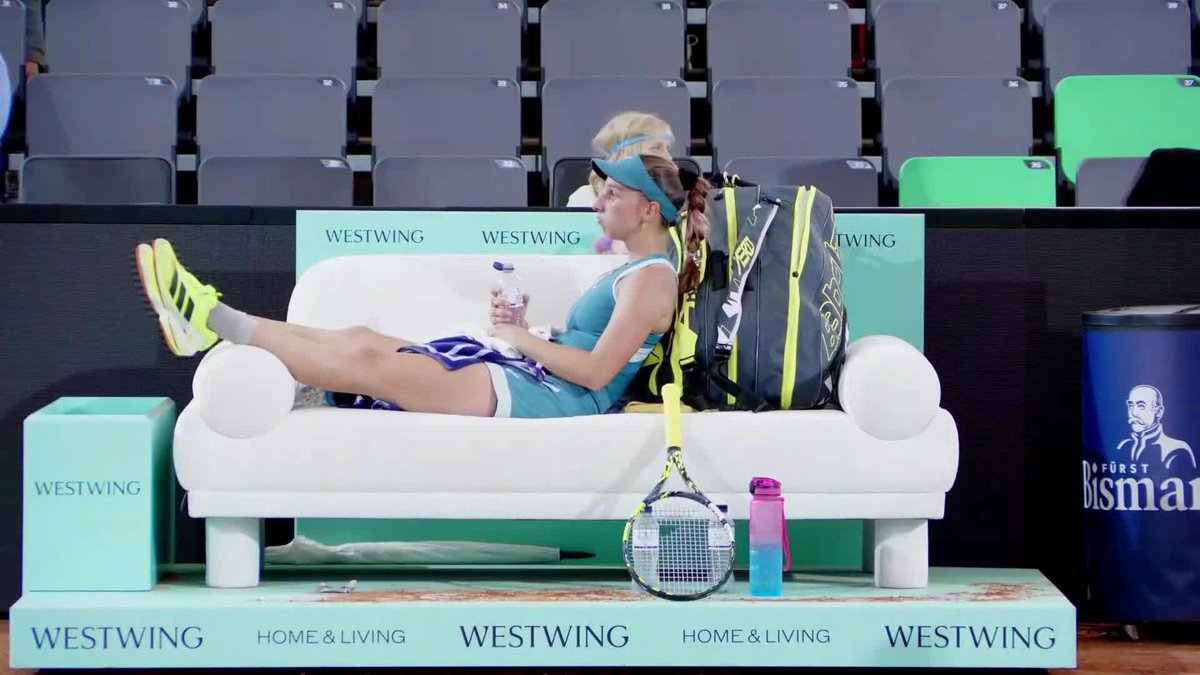 a little dance &amp; stretch for Tamara 💃 #HamburgLadiesOpen