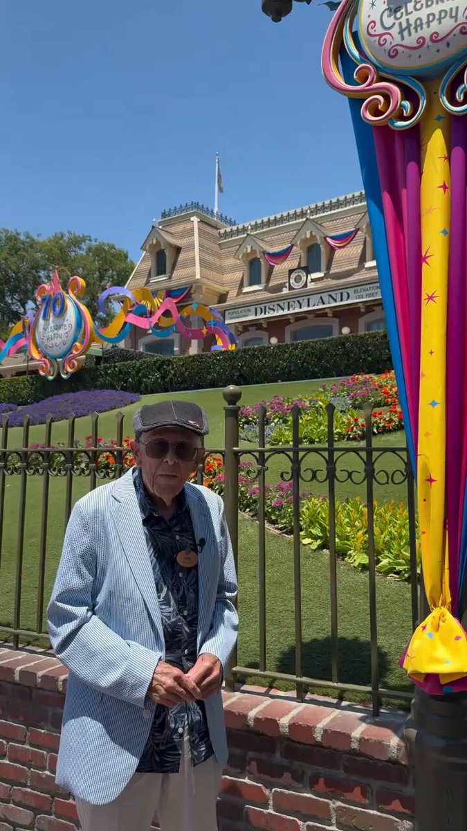 Disney Legend Bob Gurr is at Disneyland today and tomorrow, celebrating the park’s 70th anniversary! If you see him, be sure to say hi! 🎥: bobgurrofficial / Instagram