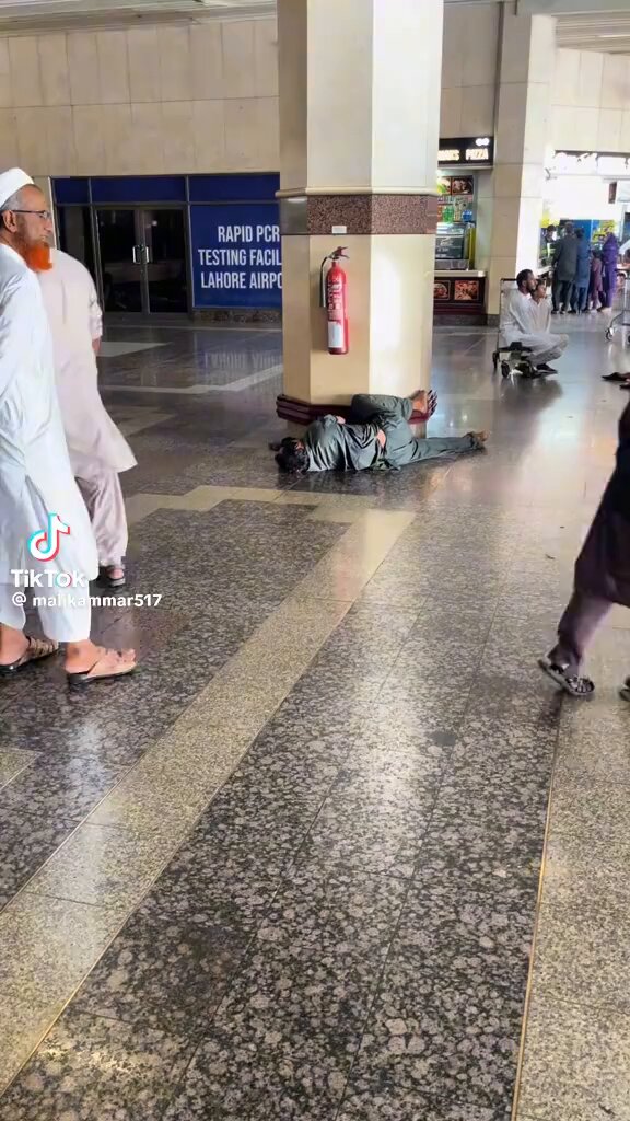 ہائے اوئے عاشقی بڑے بڑے جگے کنگلے کر دِتے نی
