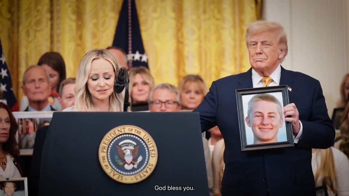 PRESIDENT DONALD J. TRUMP SIGNS THE HALT FENTANYL ACT INTO LAW!🇺🇸 “We renew our vow to liberate America from this horrible plague, and we'll be getting the drug dealers, pushers, and peddlers off our streets, AND WE WILL NOT REST UNTIL WE HAVE ENDED THE DRUG OVERDOSE EPIDEMIC.”