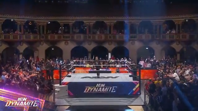 Chicago knows how to make Adam Copeland feel welcome! Watch #AEWDynamite LIVE on TBS & HBO Max