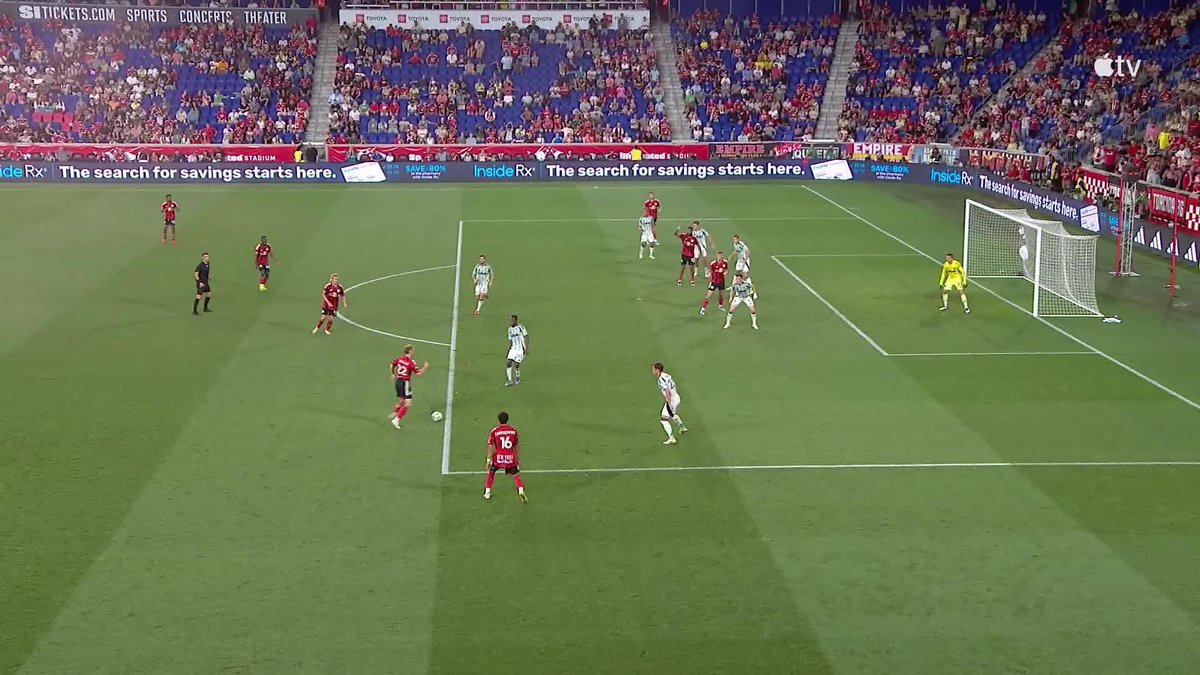 Emil Forsberg from outside the box ☄️ NY Red Bulls were down 2-0 at halftime and now lead 3-2 (via Major League Soccer)