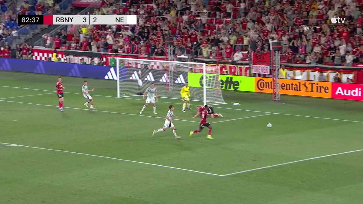 Choupo-Moting gets his second of the match vs. NE Revolution ✌️ (via Major League Soccer)