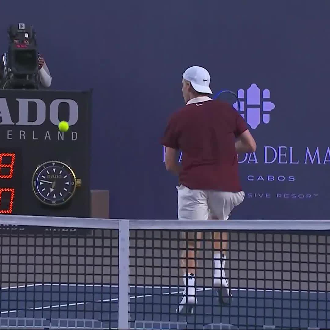 Chapeau, Shapo 🔥 Shapo is working his magic tonight at #LosCabosTennisOpen