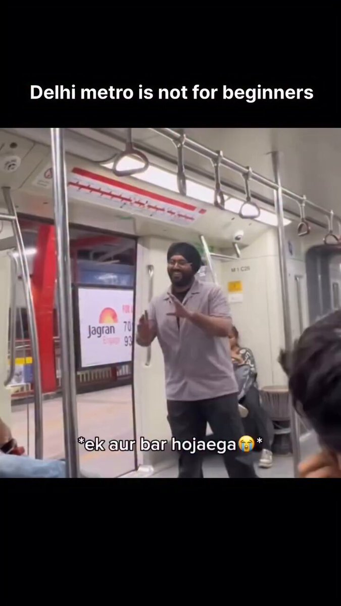 Delhi metro never fails to make you laugh😭😭