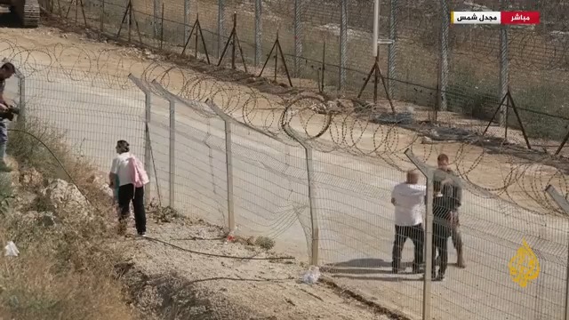مشاهد لعبور دروز من الداخل الإسرائيلي إلى #سوريا تحت رقابة الجيش الإسرائيلي.. لماذا تسمح تل أبيب بهذا؟ #الجزيرة_سوريا #الأخبار