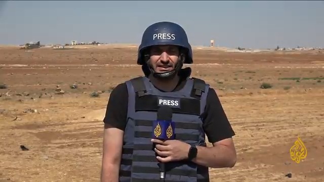 الرئيس السوري أحمد الشرع: قررنا تكليف بعض الفصائل المحلية ومشايخ العقل لاستعادة الأمن.. كيف تبدو الأوضاع في السويداء الآن؟ #الجزيرة_سوريا #الأخبار