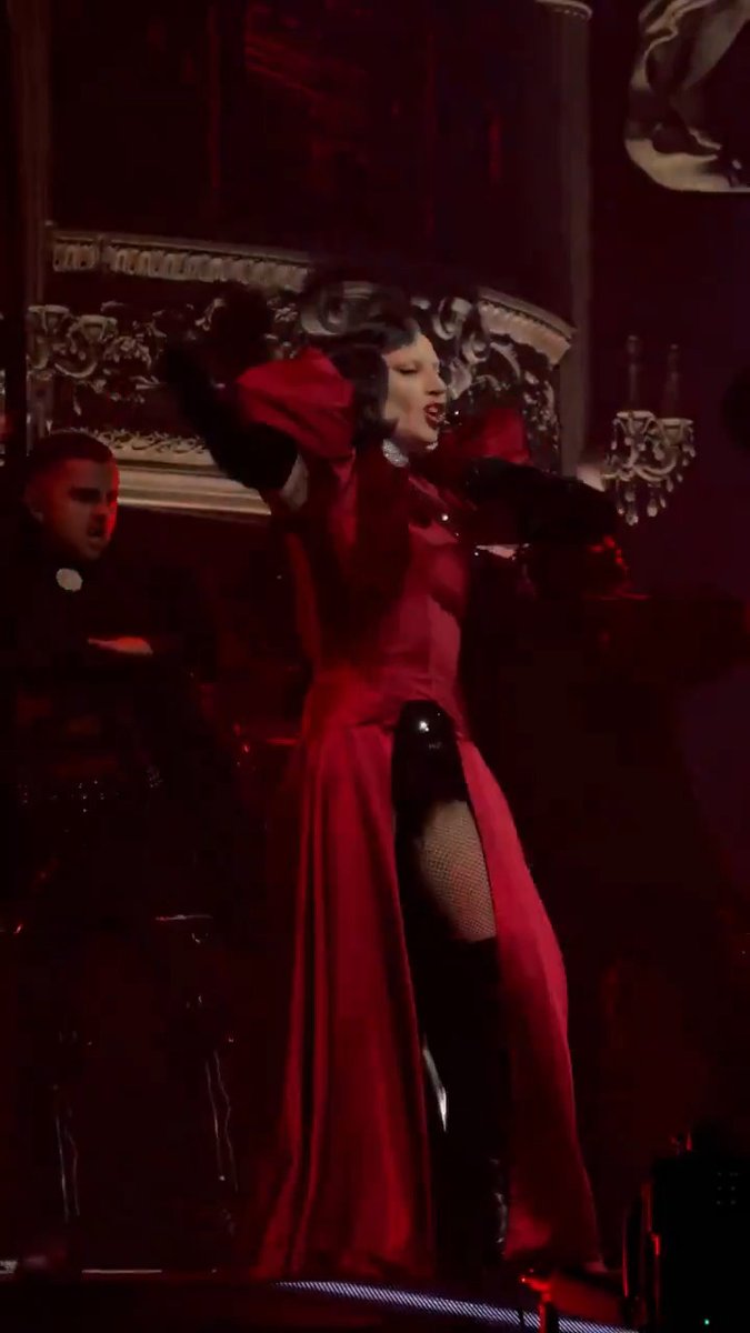 Imagine witnessing Bloody Mary into Abracadabra into Judas into Aura into Scheiße.