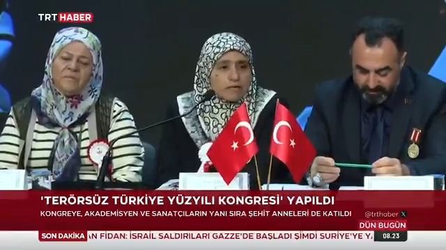 Şehit annelerinden Terörsüz Türkiye sürecine büyük destek. İstanbul'da düzenlenen 'Terörsüz Türkiye Yüzyılı Kongresi'ne katılan şehit anneleri "Bizim canımız yandı, başka canlar yanmasın" vurgusu yaptı.