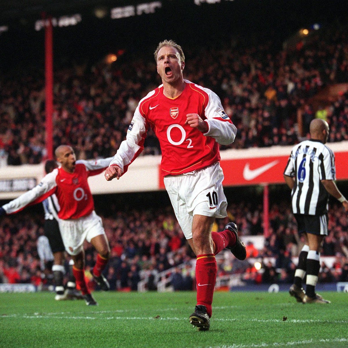 10 days to go until we face Newcastle United in Singapore 🇸🇬 Get in the mood with some vintage Gunners goals 🤩 🎟 Secure your tickets below 👇