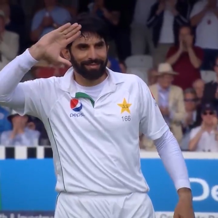 Throwback to when Pakistan's Test team was at its best! 🇵🇰 Yasir Shah’s 10 wickets Misbah ul Haq’s hundred On this day Pakistan won famous Test at Lord’s