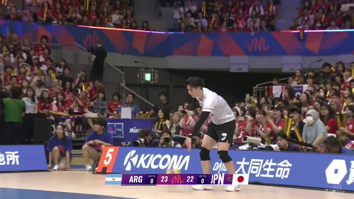 #VNL2025: WELCOME TO SPIKE TOWN 💥 Armoa Morel 🇦🇷 bringing the heat 🔥 with powerful swings to take Set 1 for Argentina 🇦🇷! 📺 LIVE NOW on VBTV. 🏐 #Volleyball #BePartOfTheGame