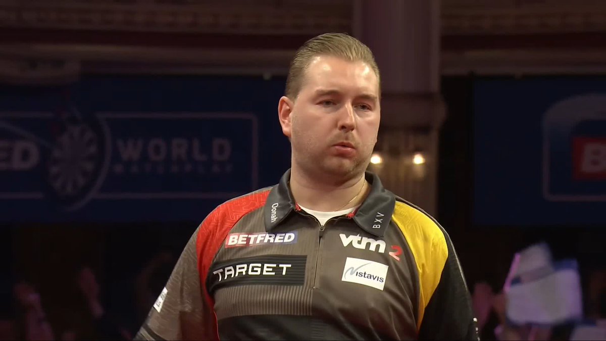 Incredible 9 darter last year in Blackpool from Dimitri Van den Bergh when he’s on it he has one of the nicest throws in darts, as smooth as butter 😮💨