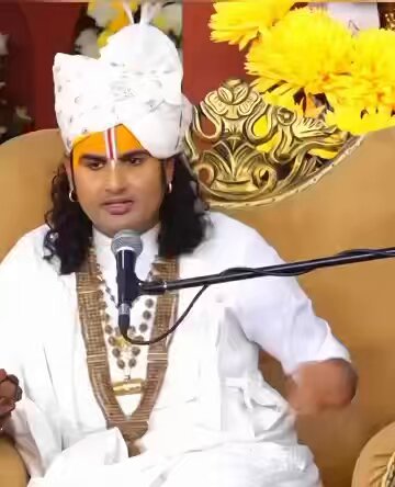 महिला आयोग इसके द्वारा महिलाओं के चरित्र पर की गई टिप्पणी पर कोई कार्यवाही क्यों नहीं कर रहा!