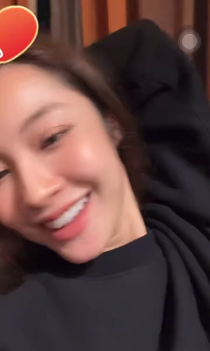 ความในใจดาราเวลาสาววายขอจิ้นปะ : โอ้ยยย สาววายจะเอาอะไรกับหนูมาก ห๊าา พี่จะเอาโมเม้นตลอดเลยดิ พี่จะไม่มีวันหยุดเลยดิ้หรือว่าไง55555555555 😔✌🏻 #NamtanTipnaree
