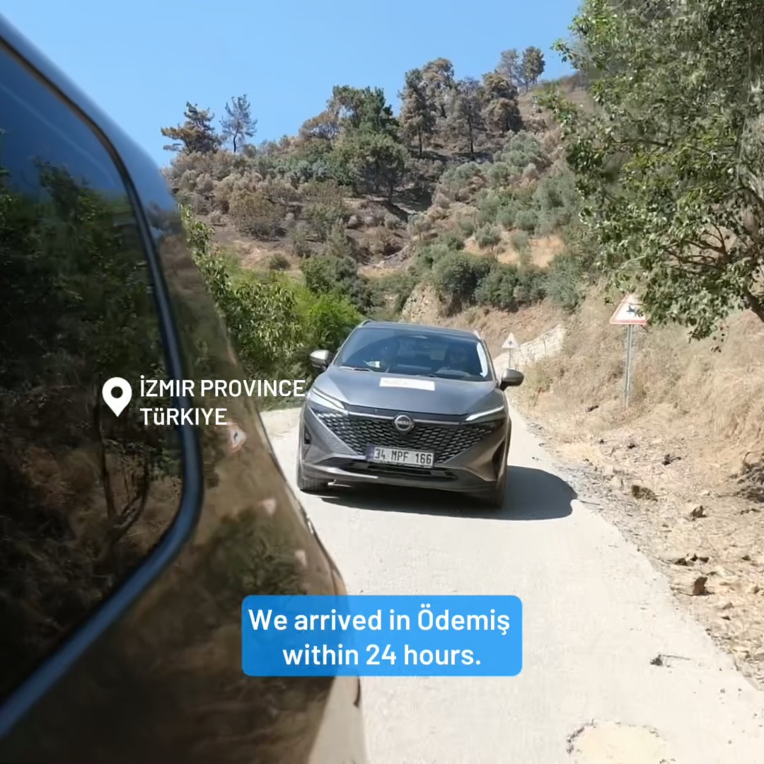 When wildfires ignited in Türkiye and forced thousands of families to evacuate their villages in Izmir and Hatay, WCK mobilized quickly to provide support. We distributed meals and water to displaced residents, as well as first responders working to contain the blazes. Alongside trusted partners, many that we worked with after the 2023 earthquake, we showed up for fire-affected communities that could have otherwise been on their own. #ChefsForTürkiye