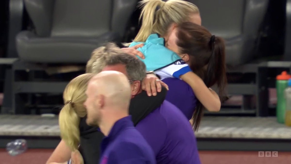 Absolute euphoria! 😮 Lucy Bronze buries her penalty and Smilla Holmberg cannot hit the target - sending England through to the semi-finals! #BBCFootball #WEuro2025