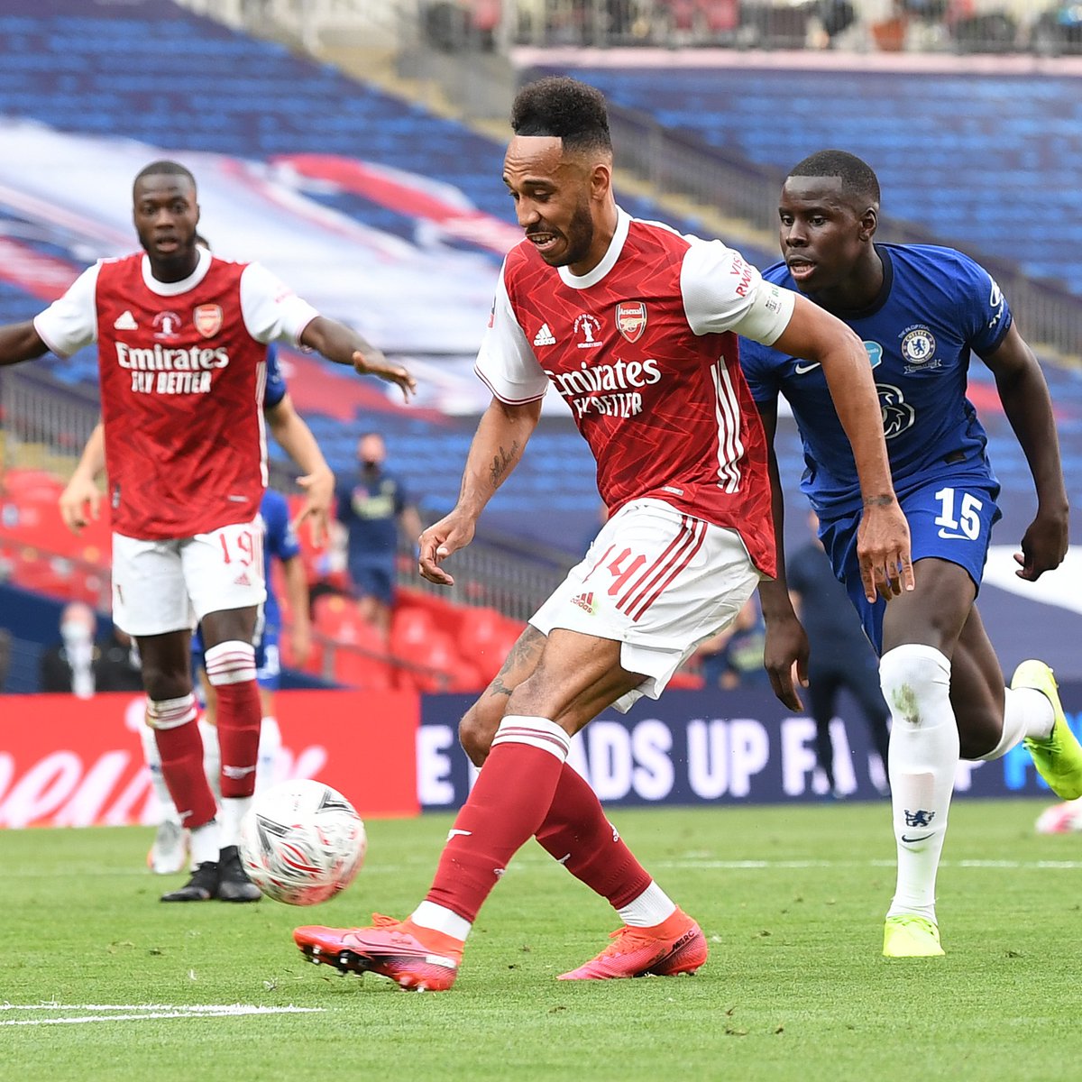 What a striker we had at the time… 🇬🇦