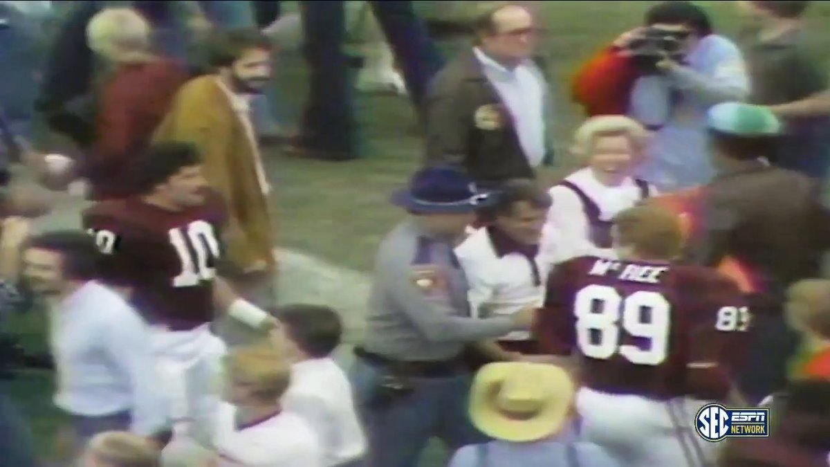"I invented it. I dang sure ought to know how to defend it." Wishbone architect Emory Bellard led Mississippi State to arguably its greatest win in program history that snapped Bear Bryant and No. 1 Alabama's 28-game win streak 💪 🎥 SEC Storied: Wishbone