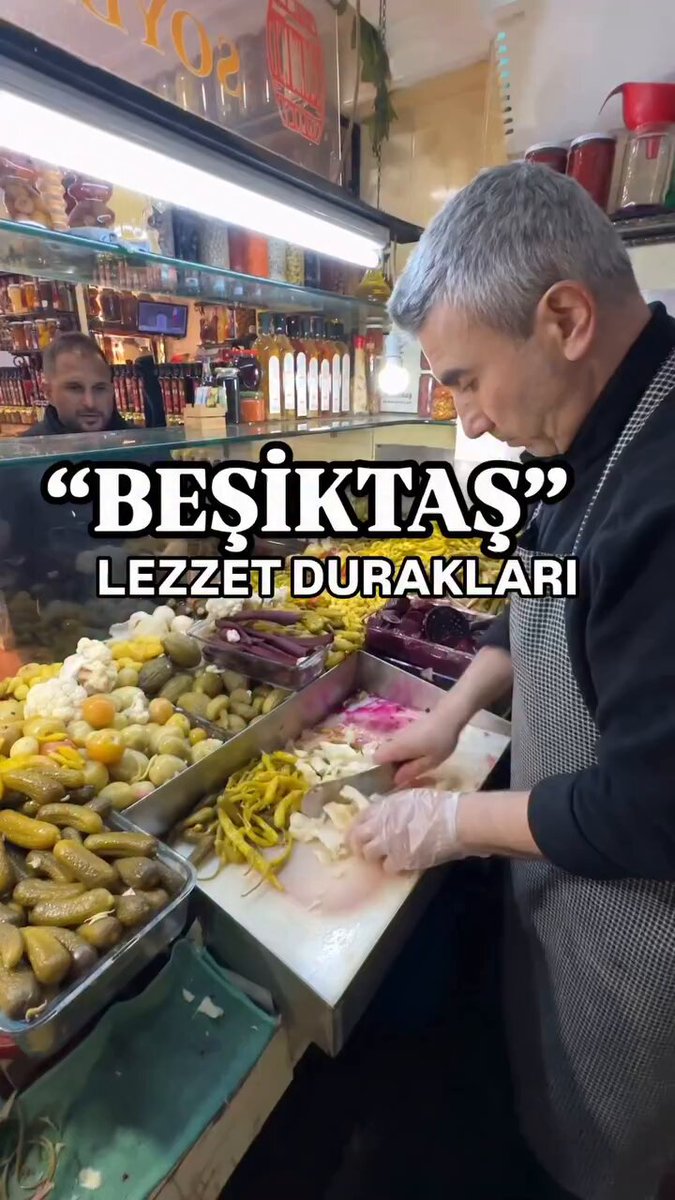 İstanbul’un lezzetleri en sevilen semti Beşiktaş’ta ne yenir? 😋 Gurmelerden başka öneriler de bekliyoruz. 😄 🎥 | kesfedenler_kulübü