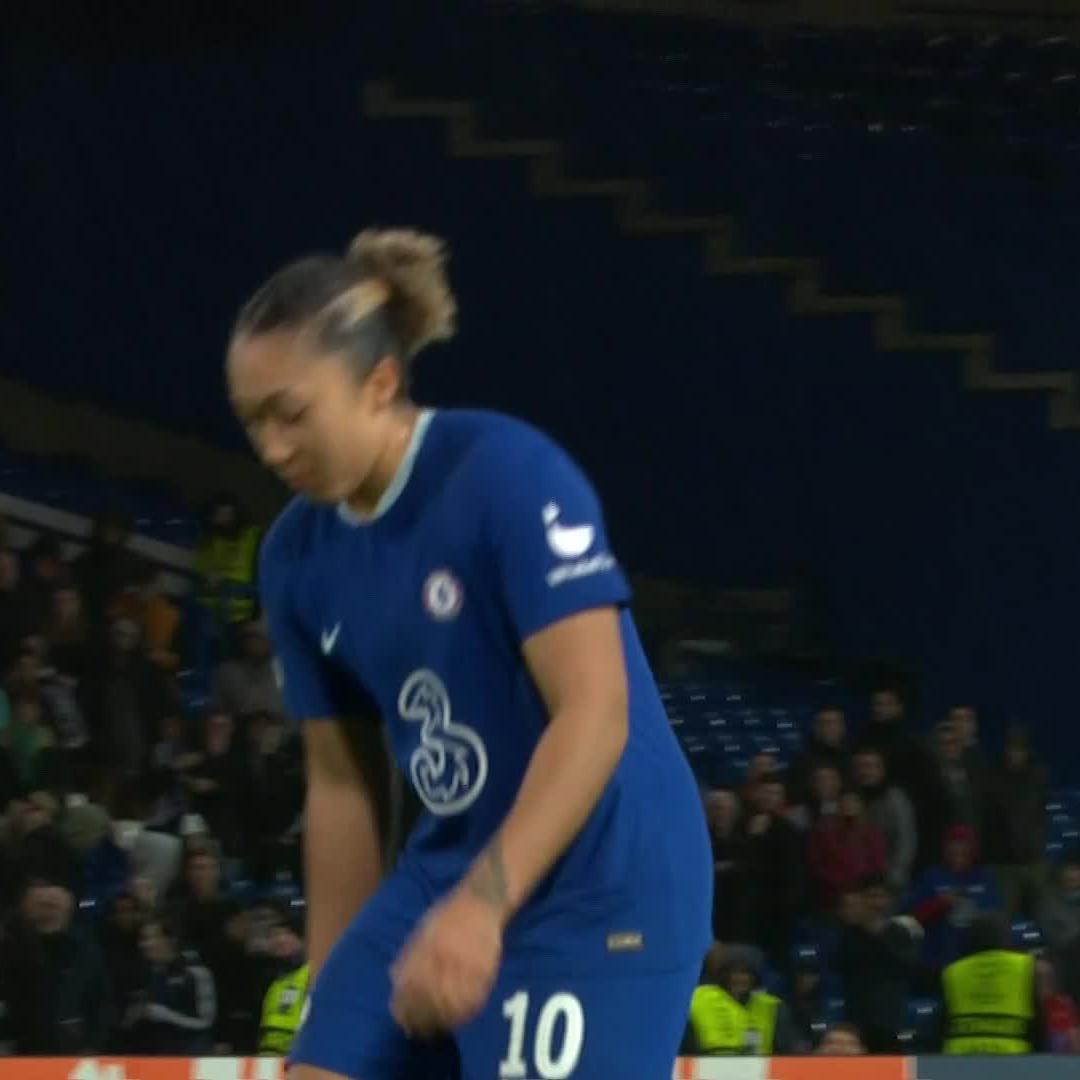 everyone saying they’re surprised lj didn’t score her pen… first time here?