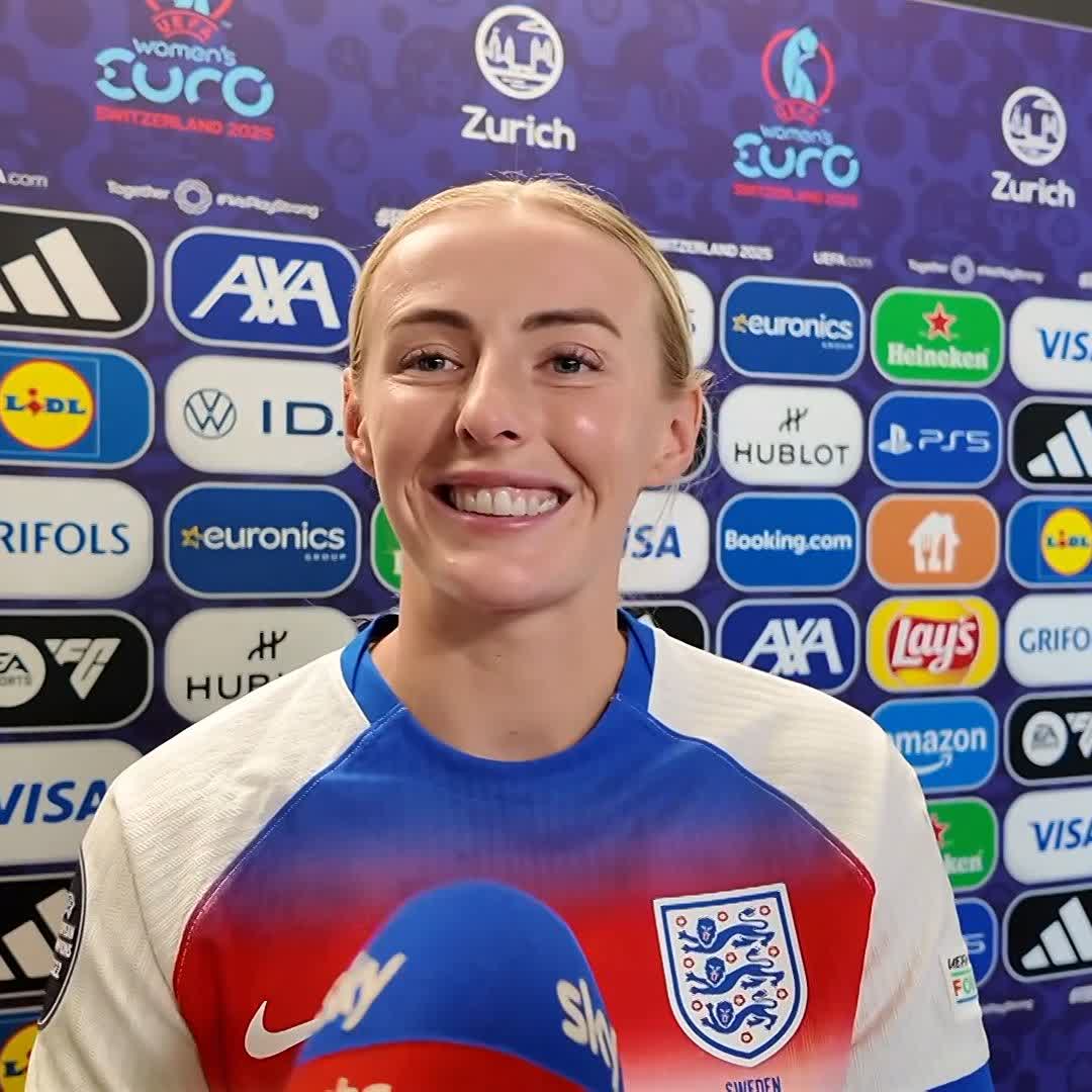 "I said to her, you only need one nostril" 😅 Chloe Kelly was loving that penalty shootout performance from Hannah Hampton 🧤