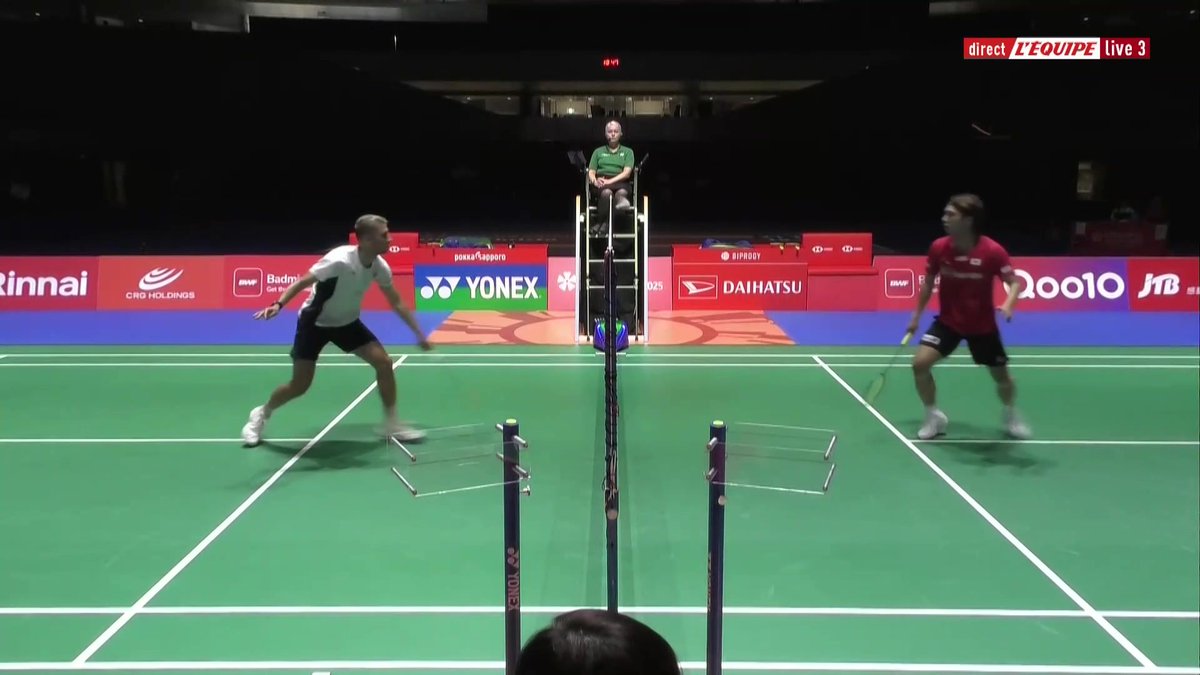 🇫🇷 Christo Popov remporte le deuxième set face à Kodai Naraoka (21-13) ! Suivez le dernier set en direct : #lequipeBADMINTON