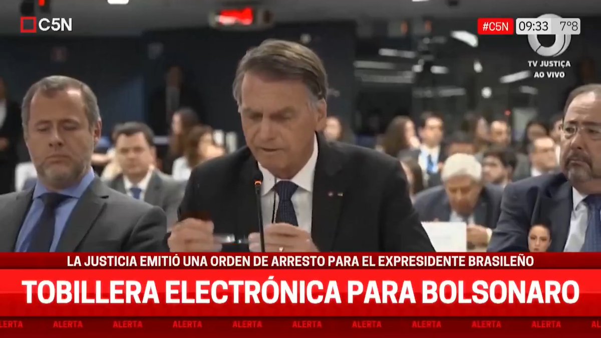 La Corte de Brasil le impuso a Jair Bolsonaro el uso de tobillera electrónica ante el riesgo de fuga 📲 #C5N en vivo por: