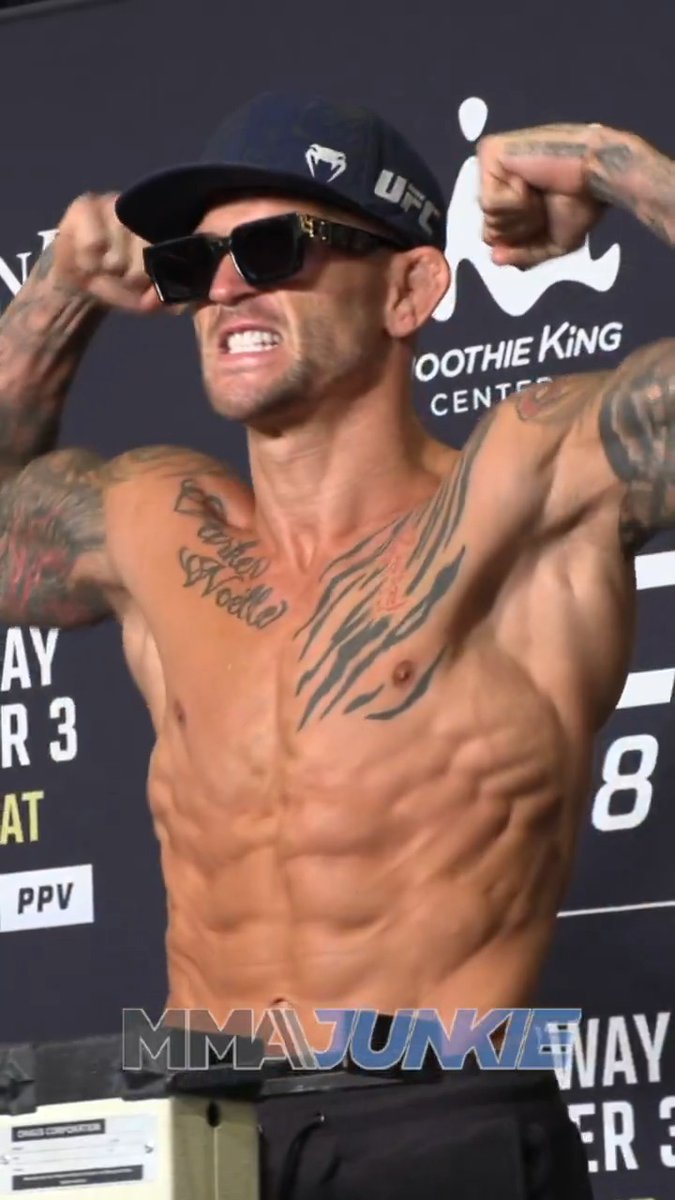 Dustin Poirier is in INCREDIBLE shape at his final weigh-in for the #UFC318 retirement fight 💎