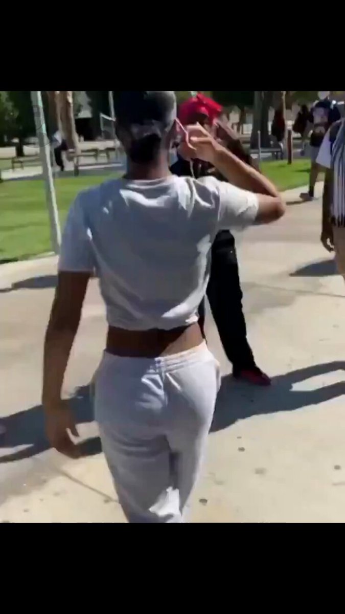 She did not want to let go 😭🤣